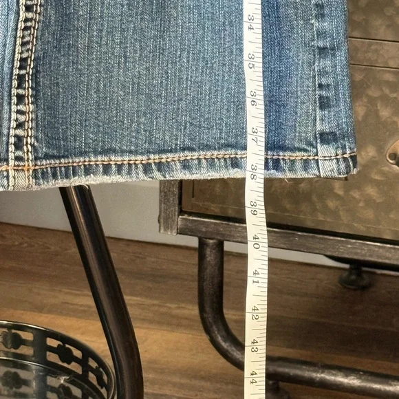 Silver Jeans Women's 30x 32 Eden Flare Leg in Classic Blue - Y2K | Well Worn In - Picture 8 of 11